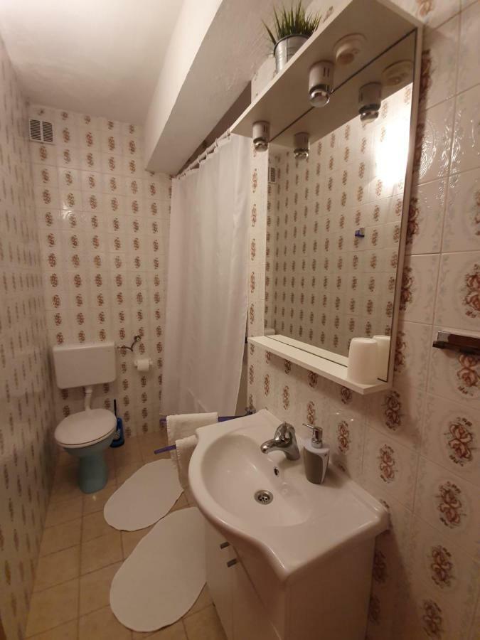 Apartmani Renata Brela Exterior photo